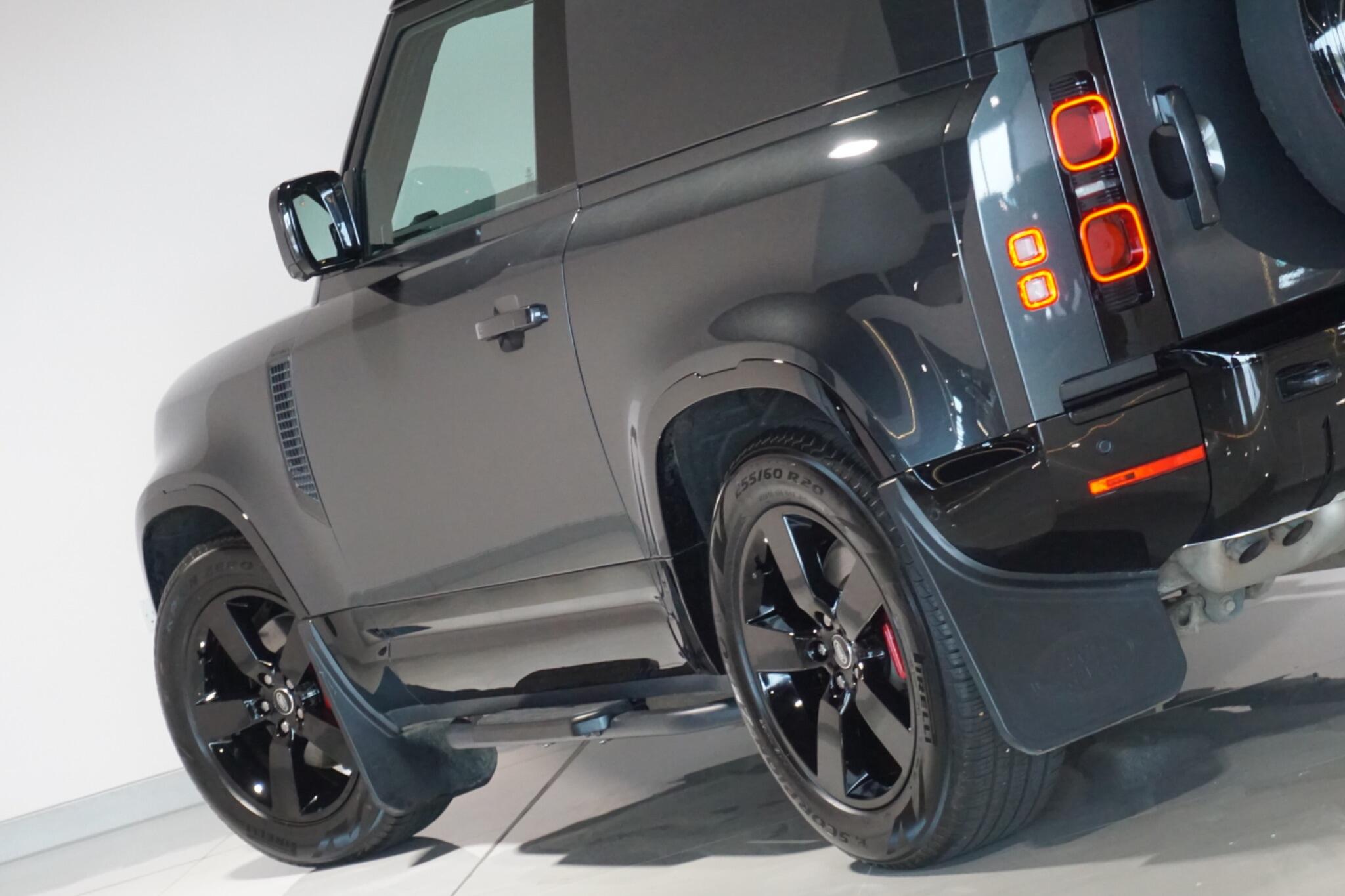 Land Rover Defender 90 3.0 D300 MHEV X-Dynamic HSE Hard Top SUV 3dr Diesel Auto 4WD SWB Euro 6 (s/s) (300 ps)